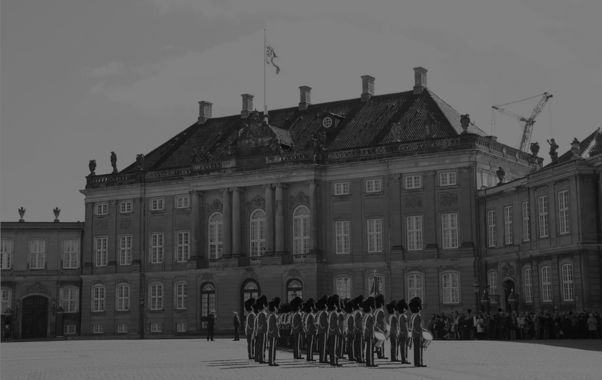 Amalienborg med gardere - Foto: Pexels